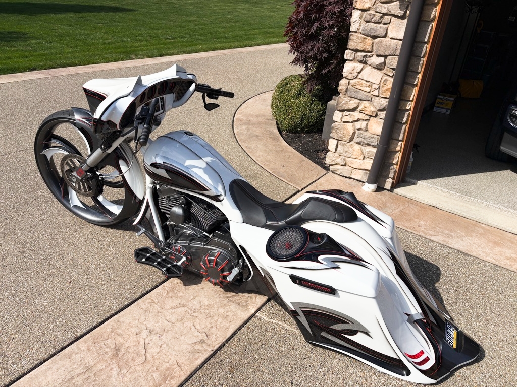 30" 2016 Streetglide frame-lay bagger